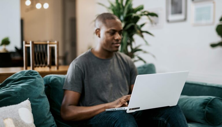 How Online Booking Platforms Tie into Current Banking Industry Trends